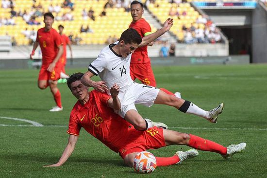 在今天凌晨结束的意甲联赛中，尤文图斯主场1-0击败那不勒斯。